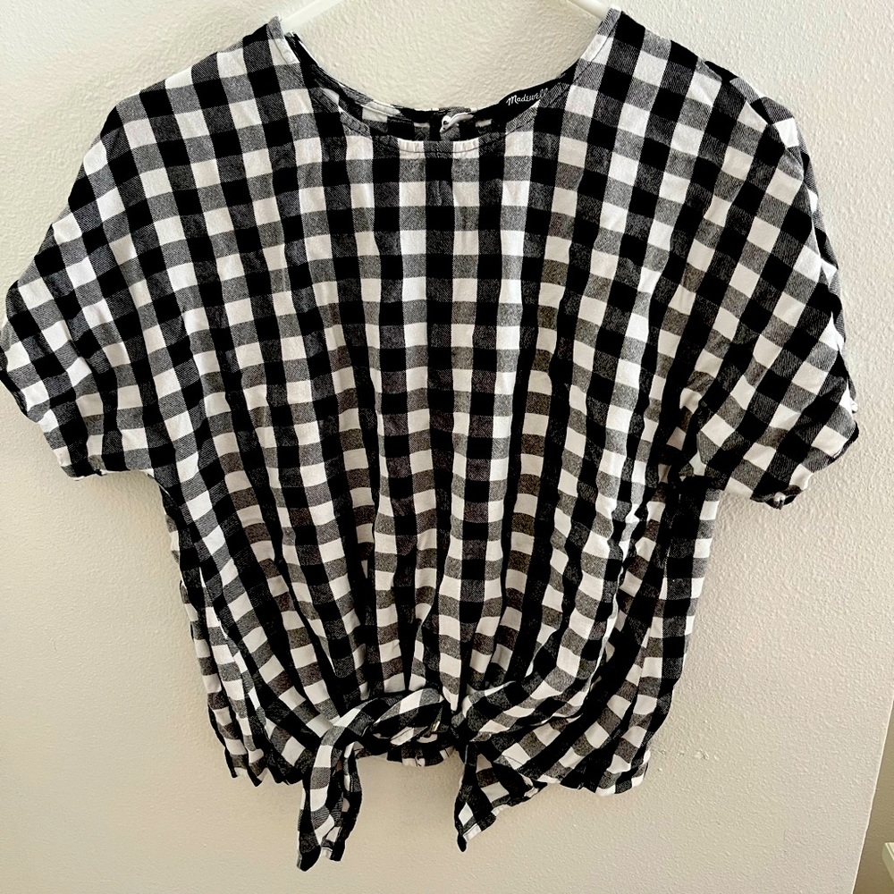 Madewell Picnic Blouse. Tie front.  Button back. Size medium.